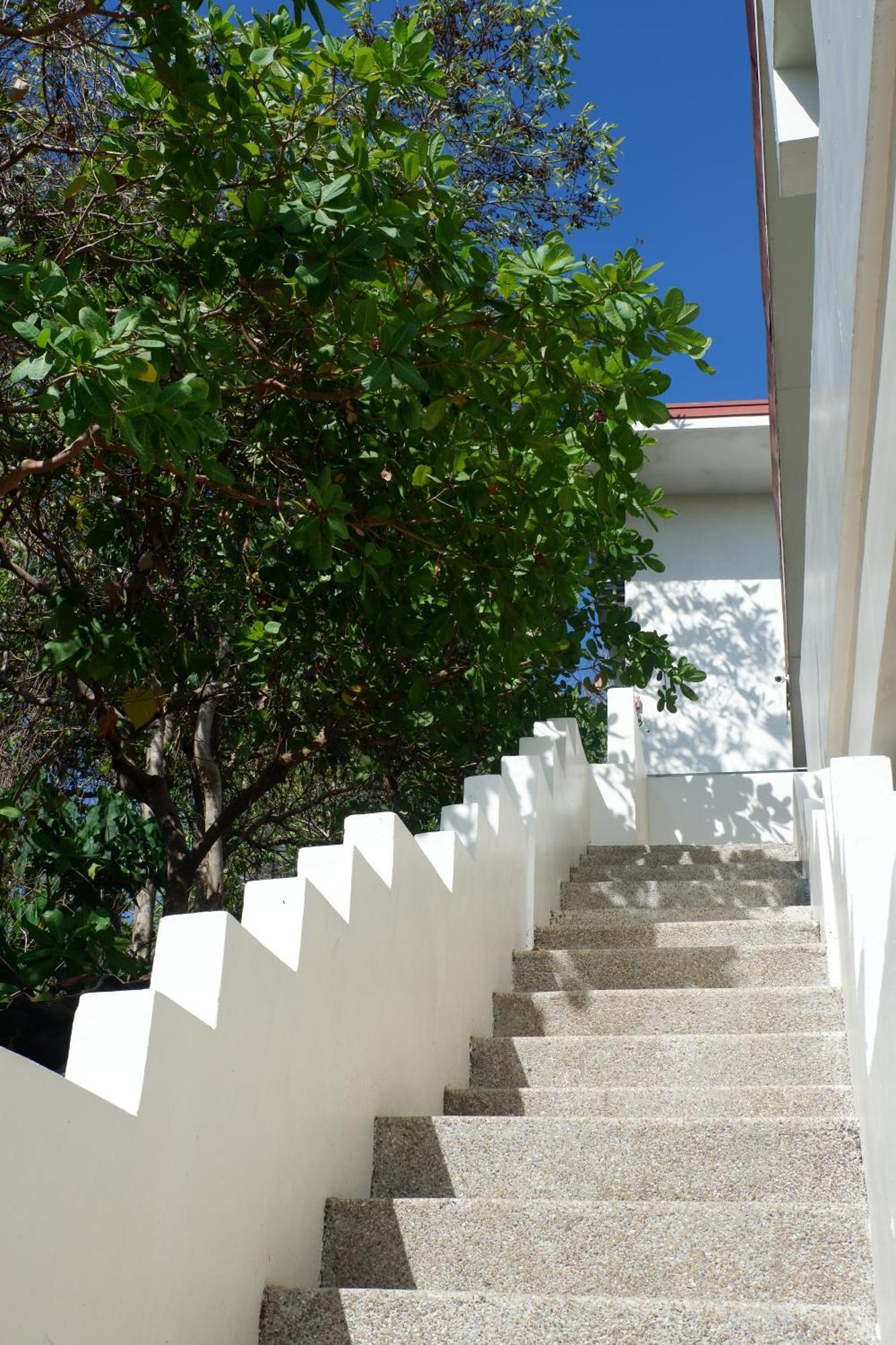 Vela Terraces Hotel Coron Exteriör bild