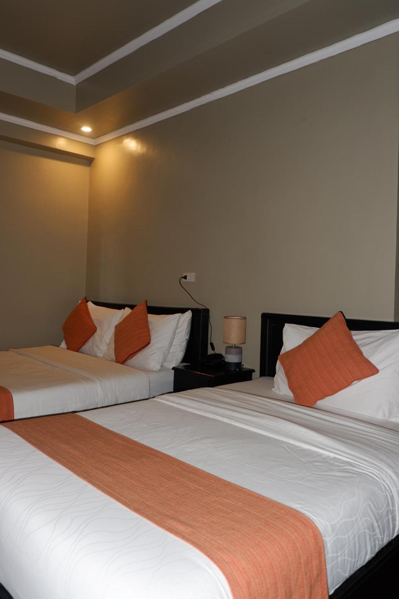 Vela Terraces Hotel Coron Exteriör bild