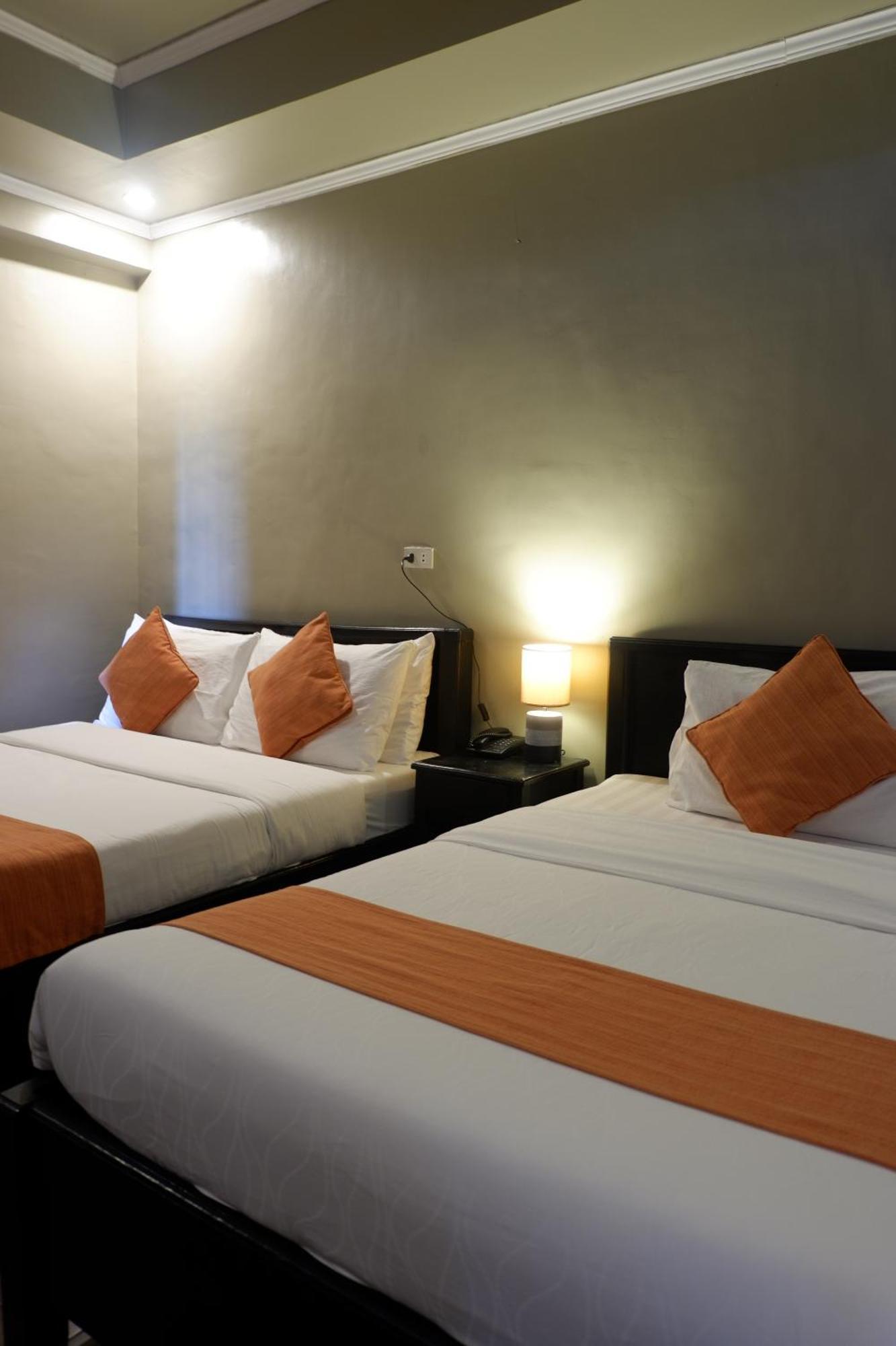 Vela Terraces Hotel Coron Exteriör bild
